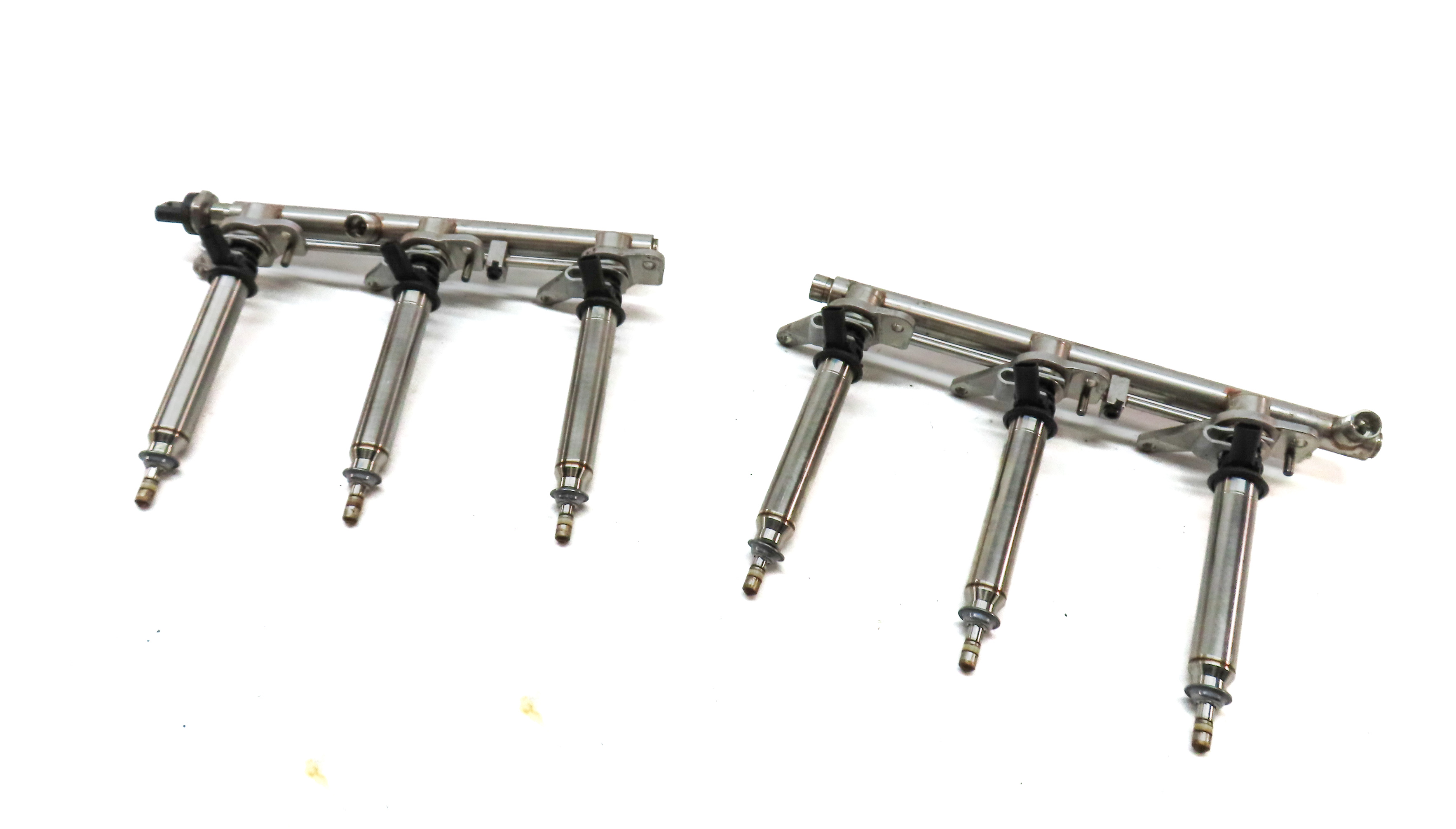 2014 MERCEDES E350 SEDAN (W212) 3.5L FUEL INJECTOR SET/6 w/FUEL RAILS — exact item pictured